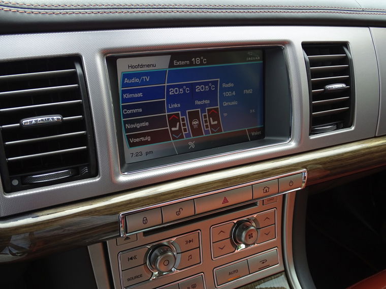 Jaguar XF
