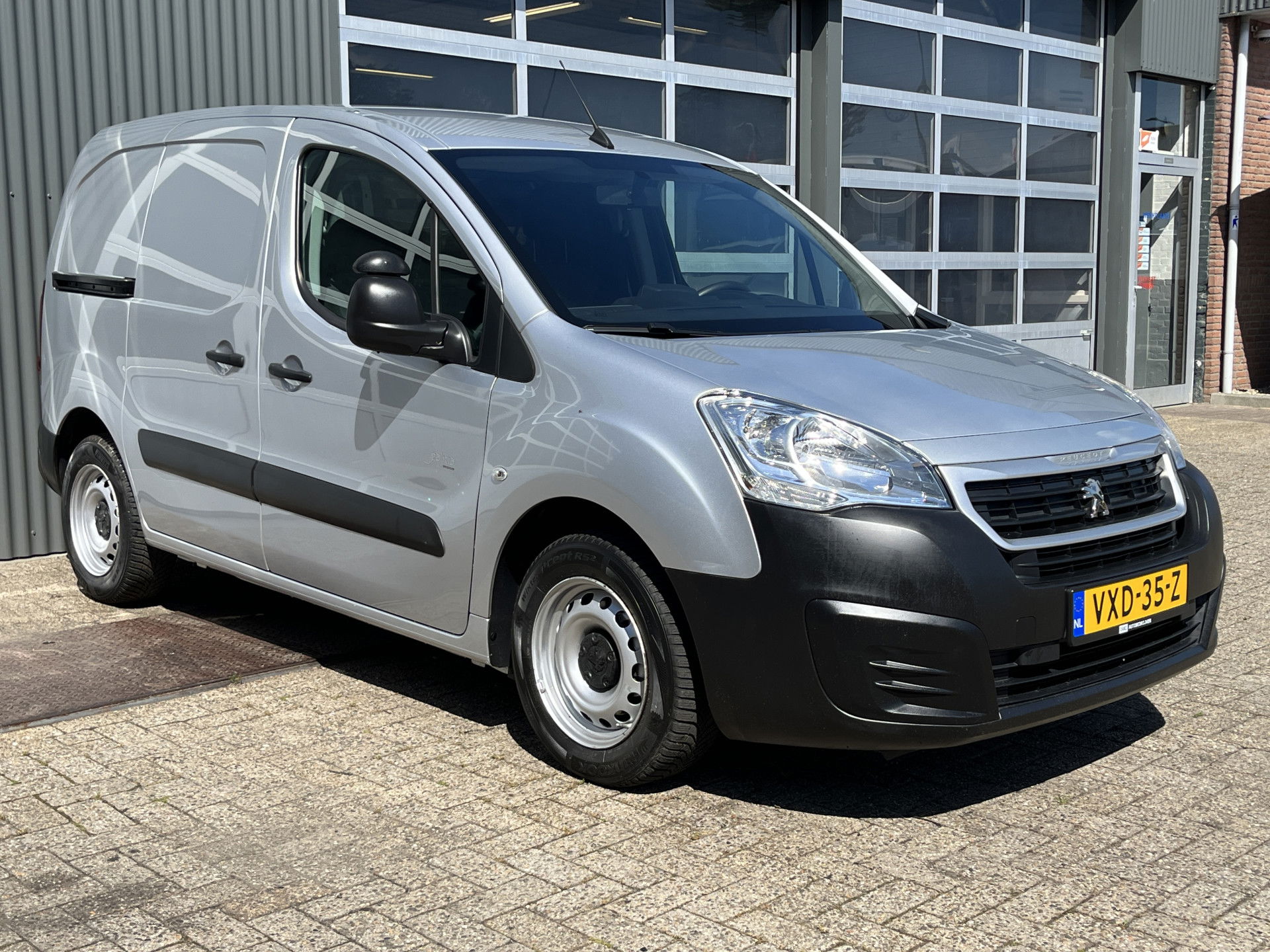 Foto van Peugeot Partner