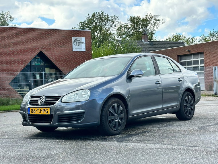 Volkswagen Jetta foto 1