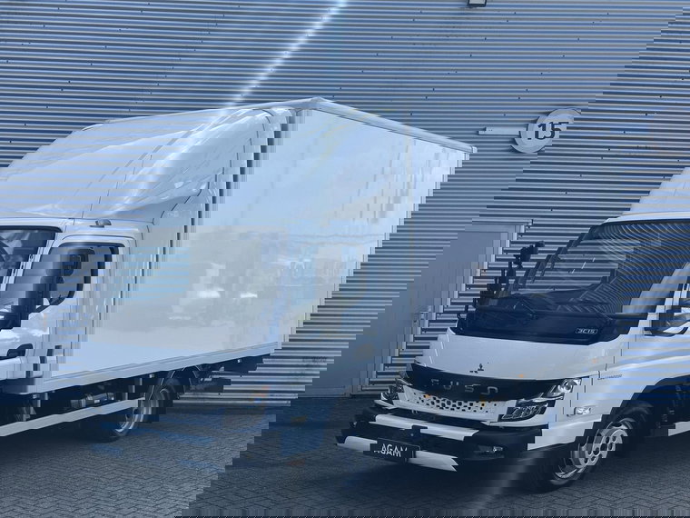 Foto van FUSO Canter