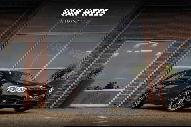 Foto van BMW 1-serie 120i F20 Executive Facelift Sport-line | LED | 18 inch | Stoelverwarming | Sportstuur | Sportstoelen | Cruise control | 