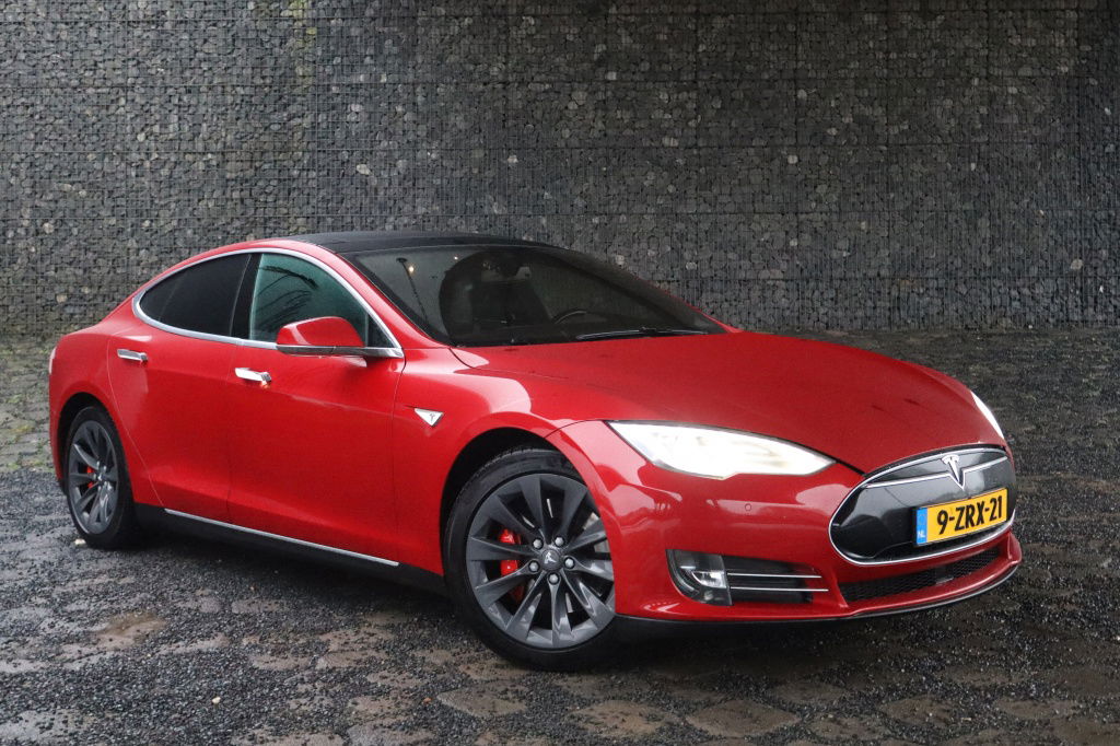 Foto van Tesla MODEL S