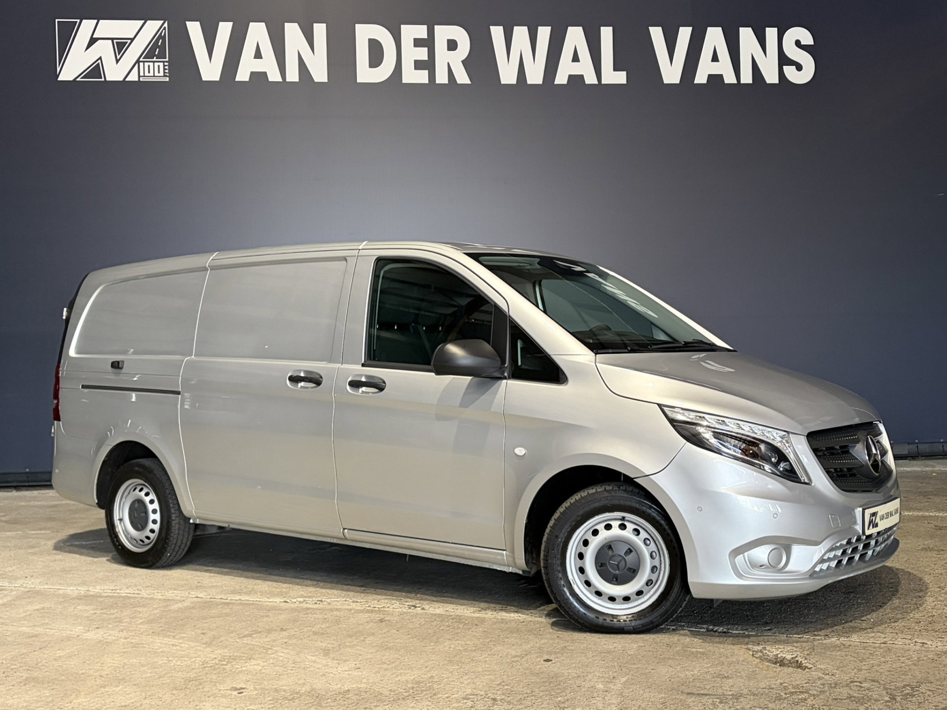 Mercedes-Benz Vito 114 CDI 136pk L2H1 Euro6 Airco | Camera | LED | Trekhaak | Cruisecontrol | Stoelverwarming