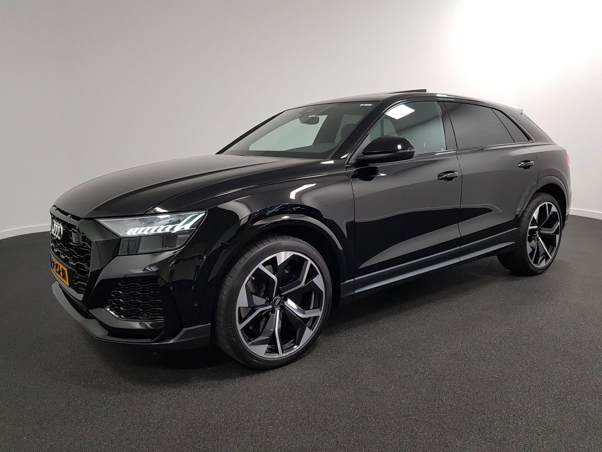 Foto van Audi RSQ8