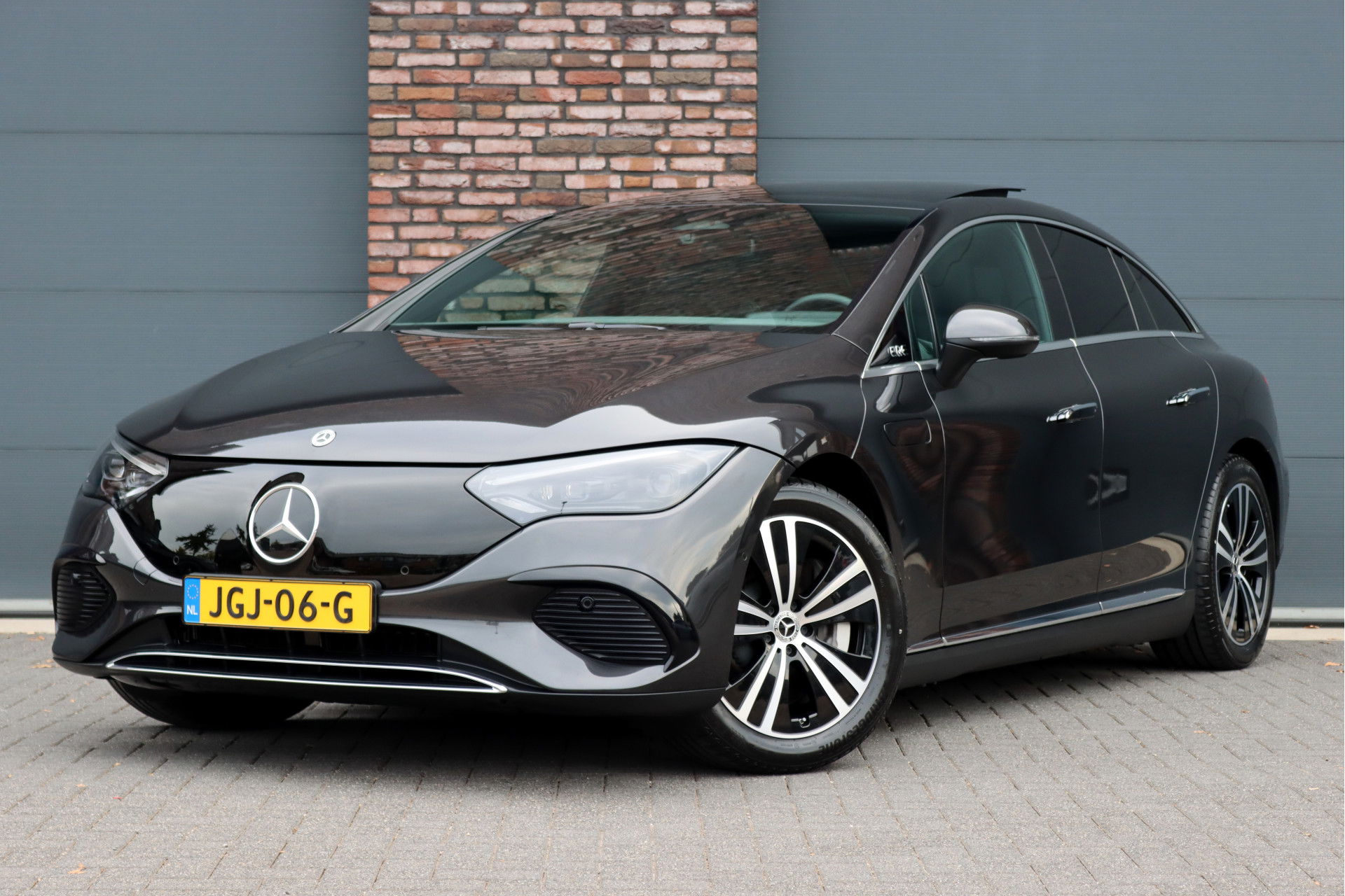 Foto van Mercedes-Benz EQE