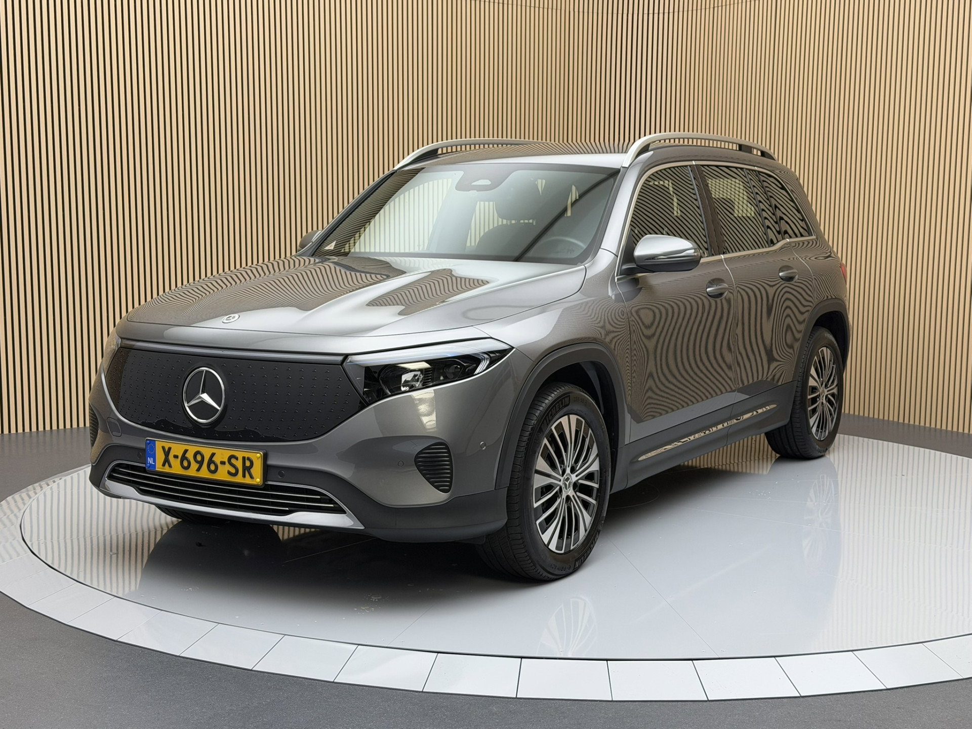 Foto van Mercedes-Benz EQB