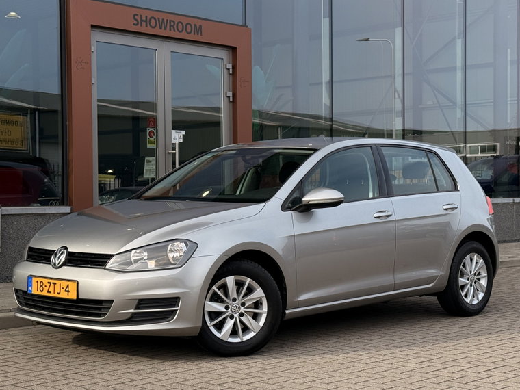 Volkswagen Golf foto 1
