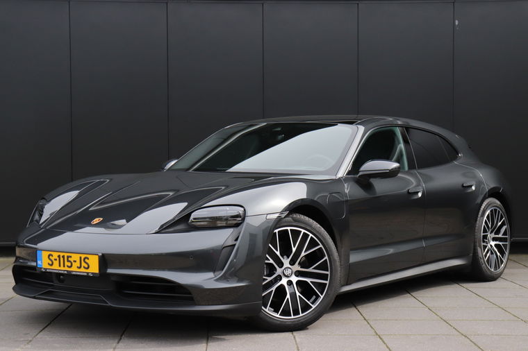Foto van Porsche Taycan Sport Turismo