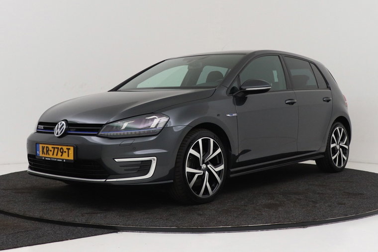 Volkswagen Golf foto 1