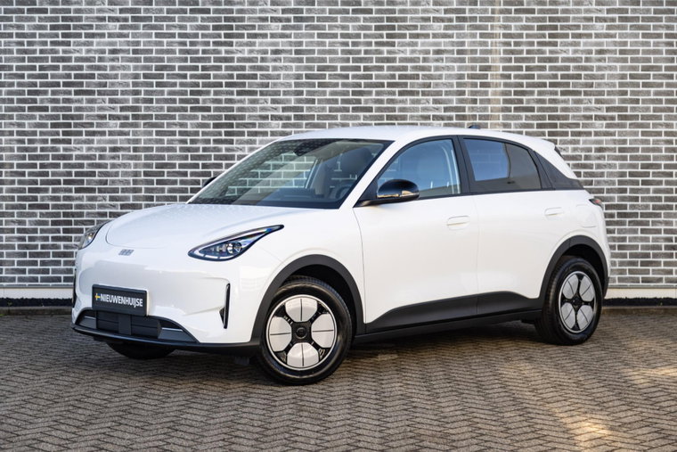 Geely E2