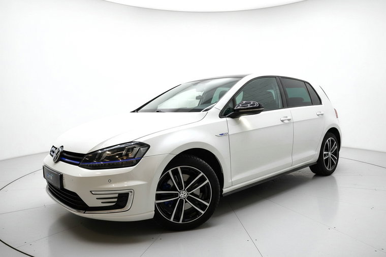 Volkswagen Golf foto 1