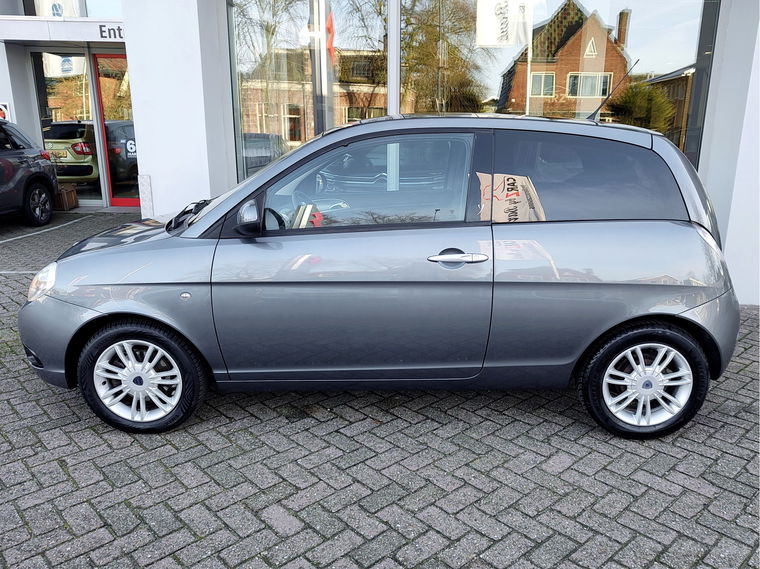 Lancia Ypsilon
