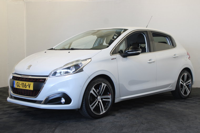 Peugeot 208 foto 1