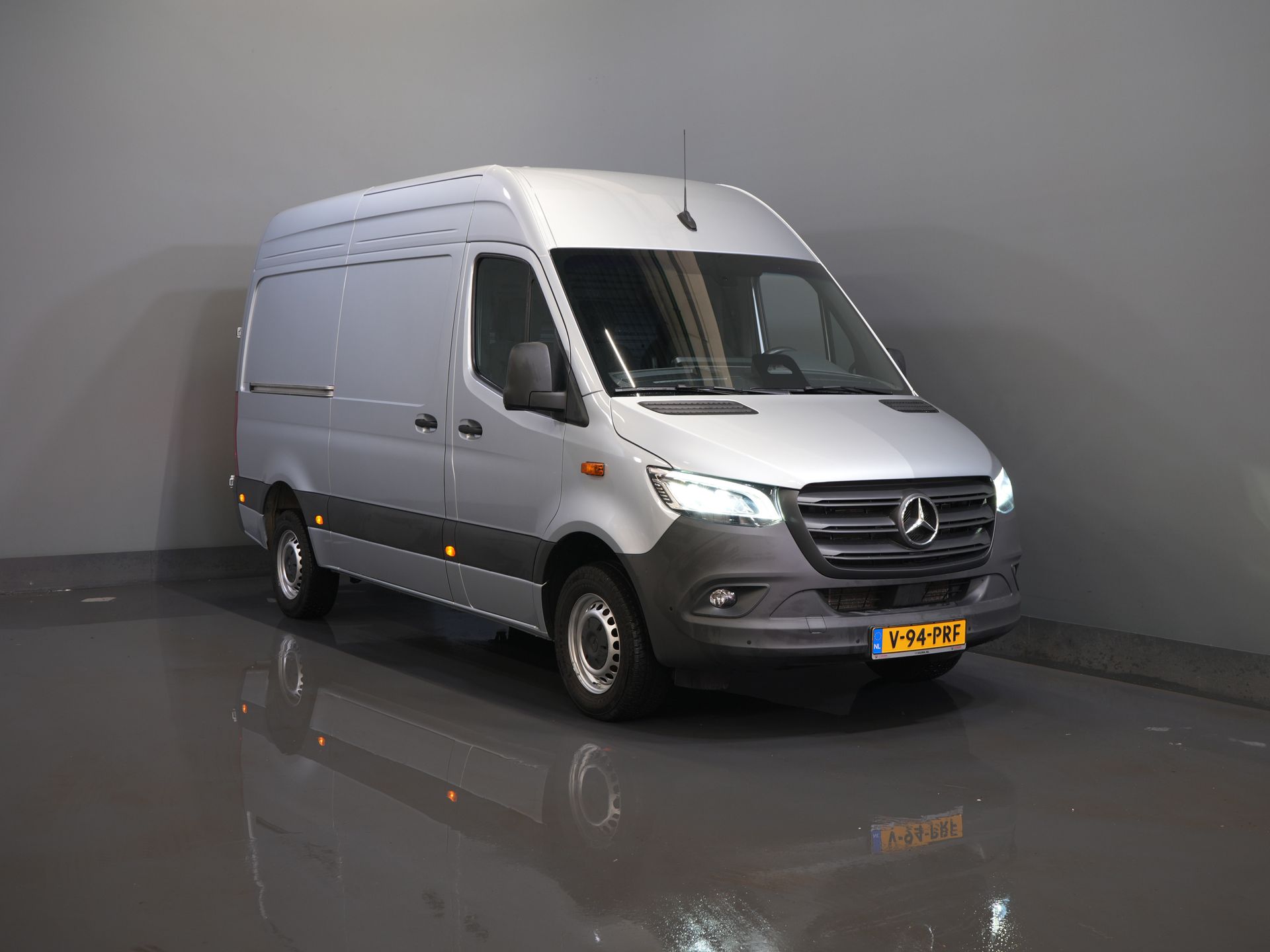 Mercedes-Benz Sprinter 317 CDI Aut. L2H2 LED/ Gev.Stoel/ Navi/ 270Gr.Deuren/ Stoelverw./ Cruise/ Camera/ PDC