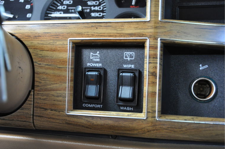 Jeep Wagoneer