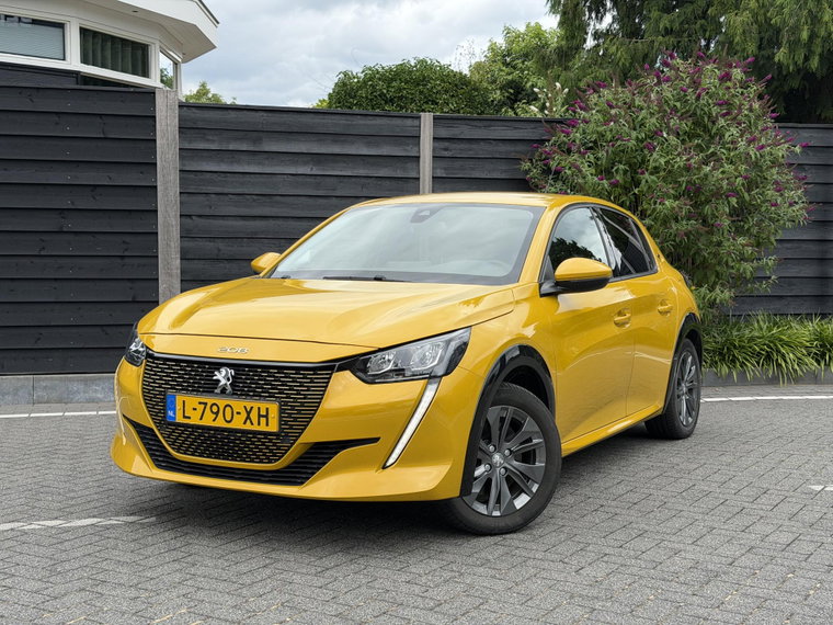 Peugeot e-208