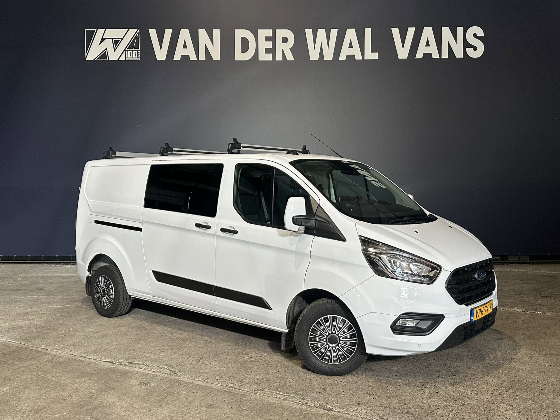 Ford Transit Custom 2.0 TDCI 130pk L2H1 Dubbele Cabine Euro6 Airco | 6-Zits | Camera | LED | Cruisecontrol | 2800kg Trekhaak