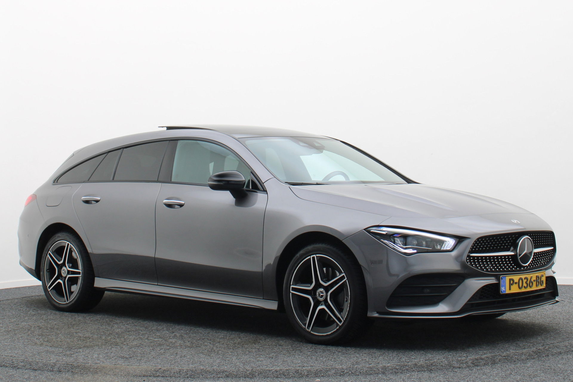 Foto van Mercedes-Benz CLA