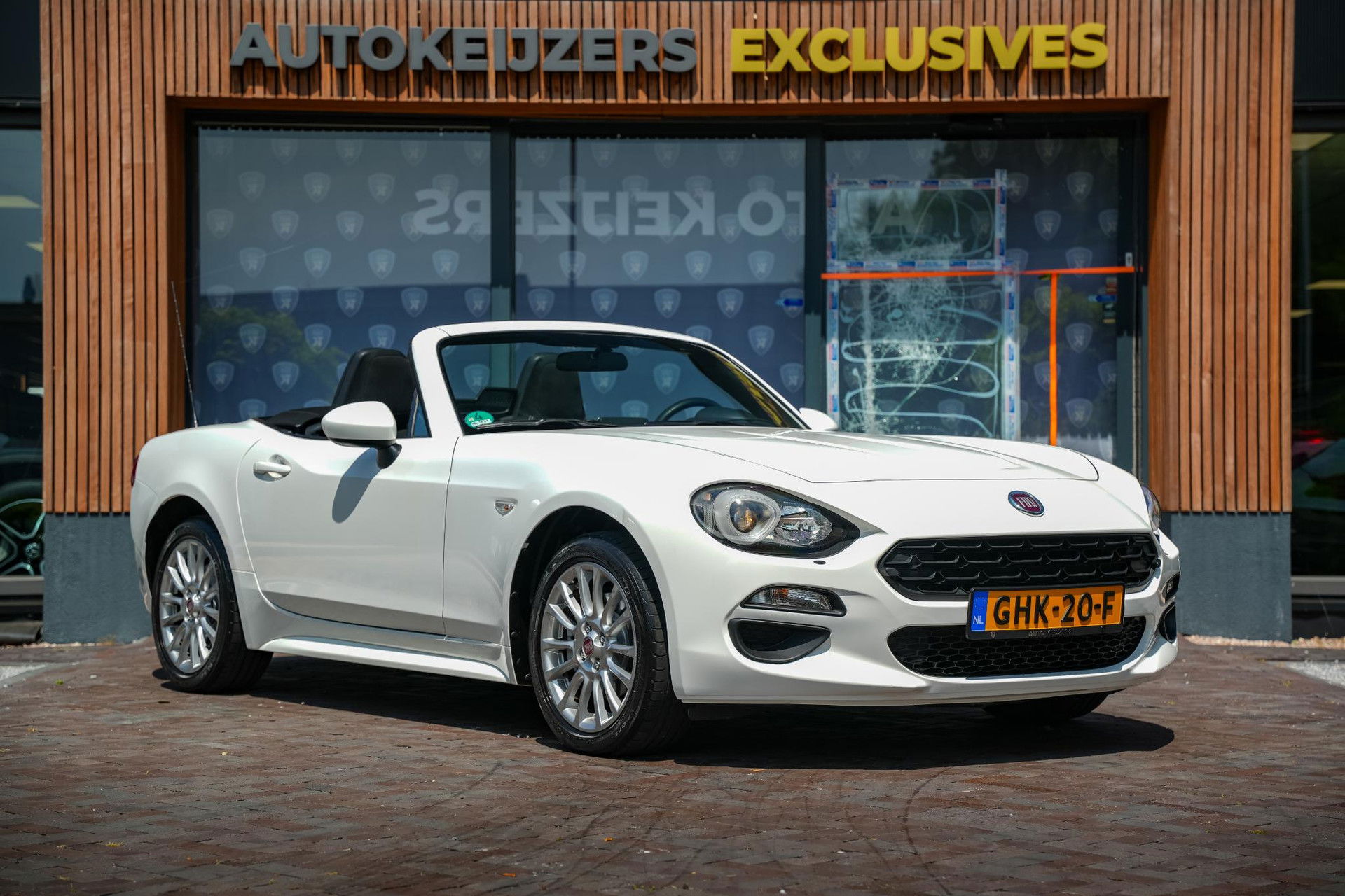Foto van Fiat 124 Spider