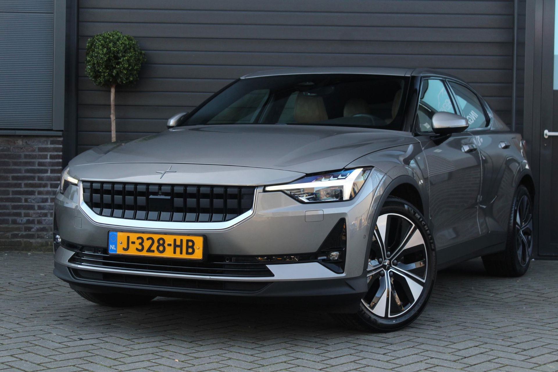 Foto van Polestar 2