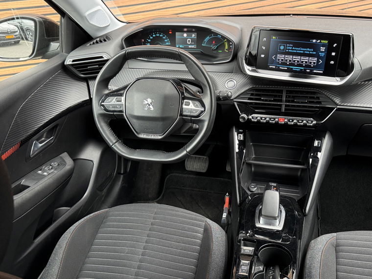 Peugeot e-208