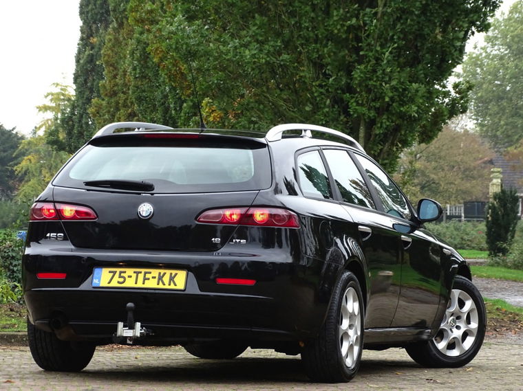 Alfa Romeo 159
