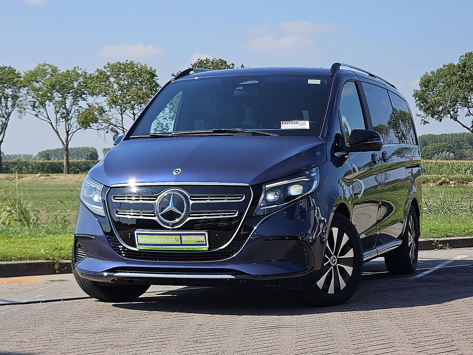 Foto van Mercedes-Benz EQV