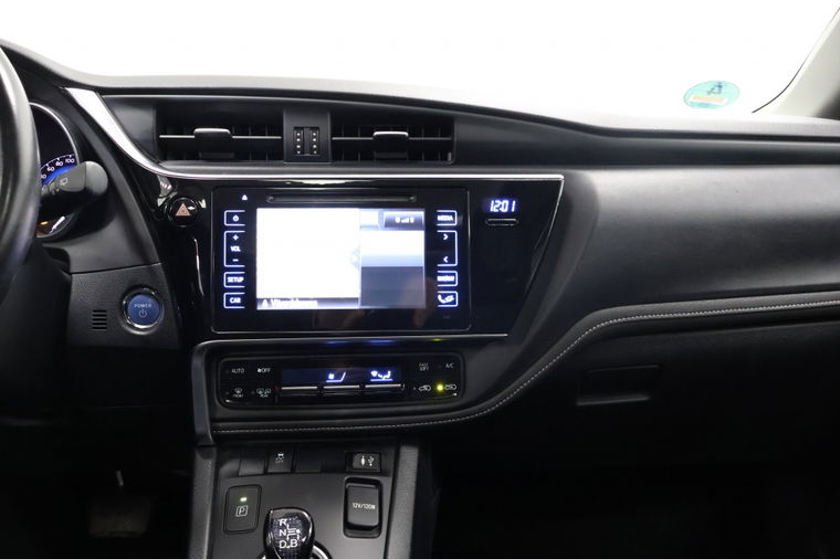 Toyota Auris Touring Sports