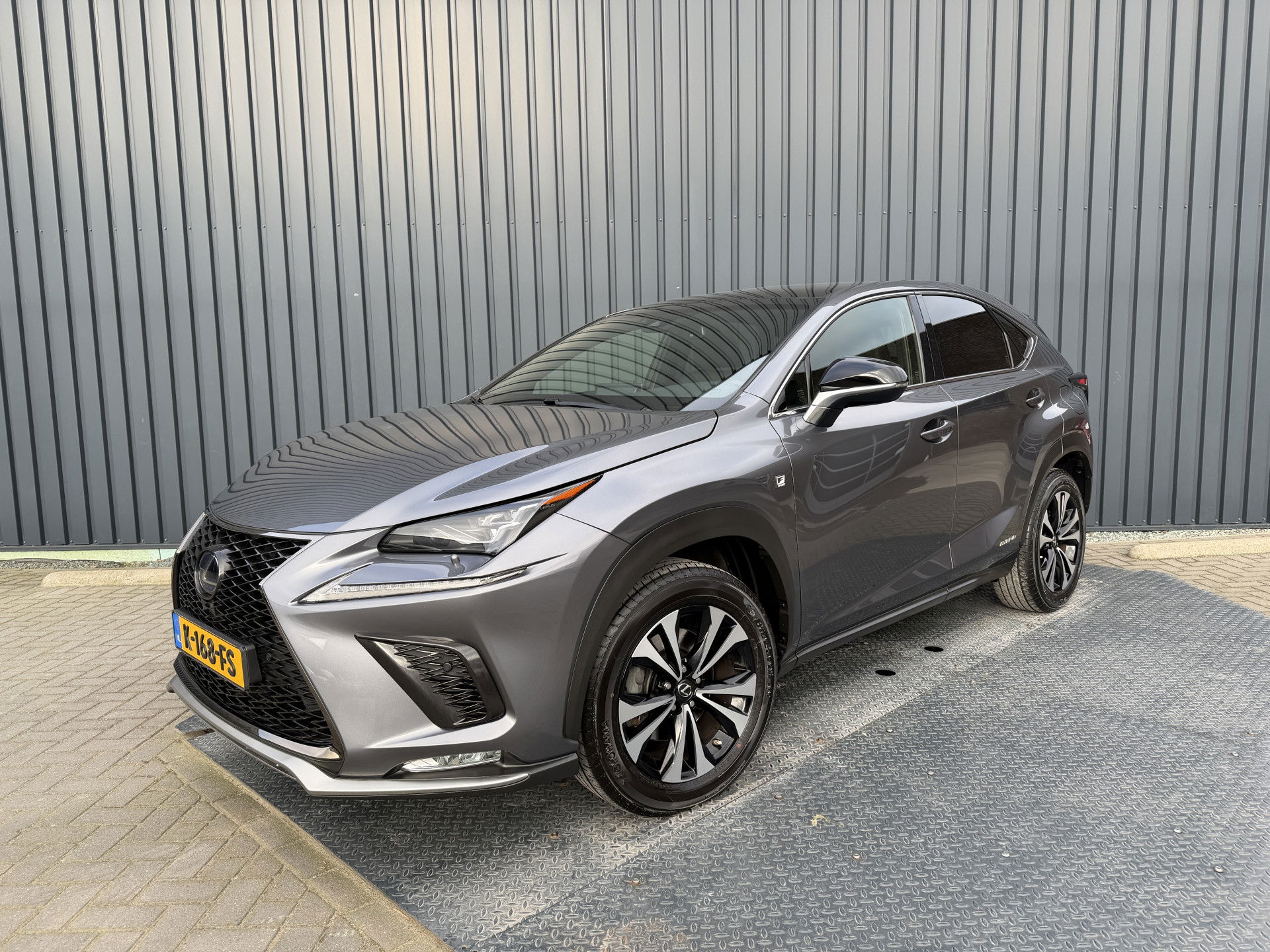 Foto van Lexus NX