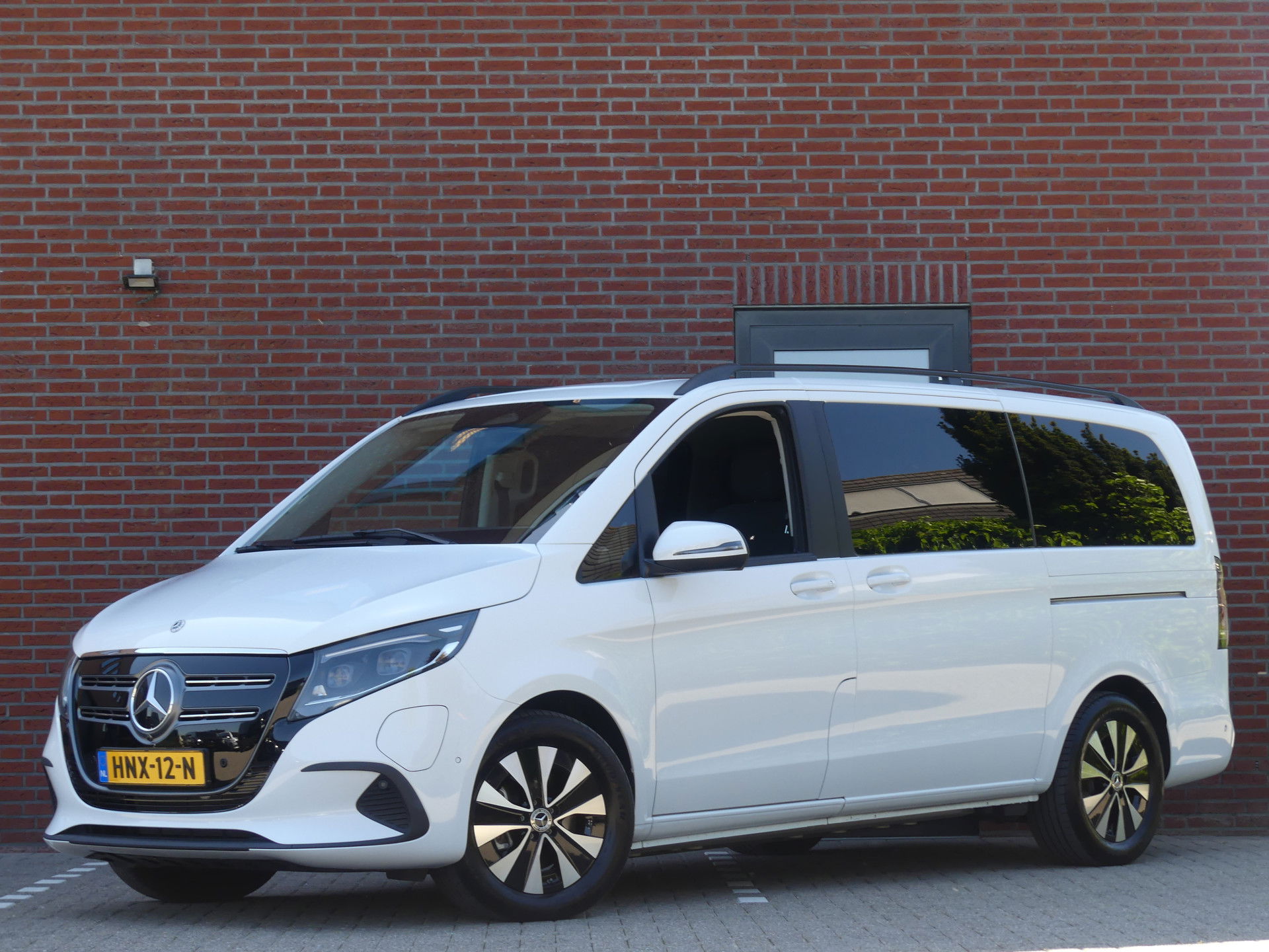 Foto van Mercedes-Benz EQV