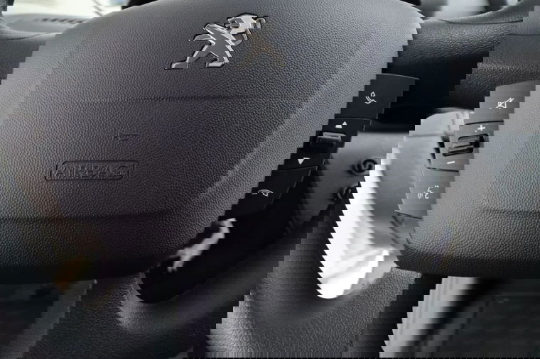 Peugeot e-Boxer