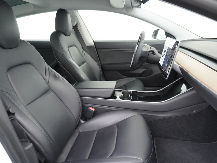 Tesla Model 3 Gerserveerd