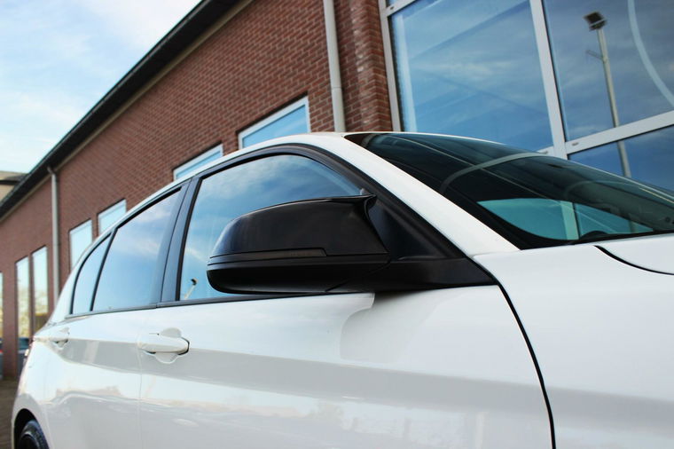 BMW 1-serie 116i F20 Essential Facelift 5-deurs | NL auto | Sportstuur | PDC | Navi | Cruise-control | NAP | Alpinweiss |