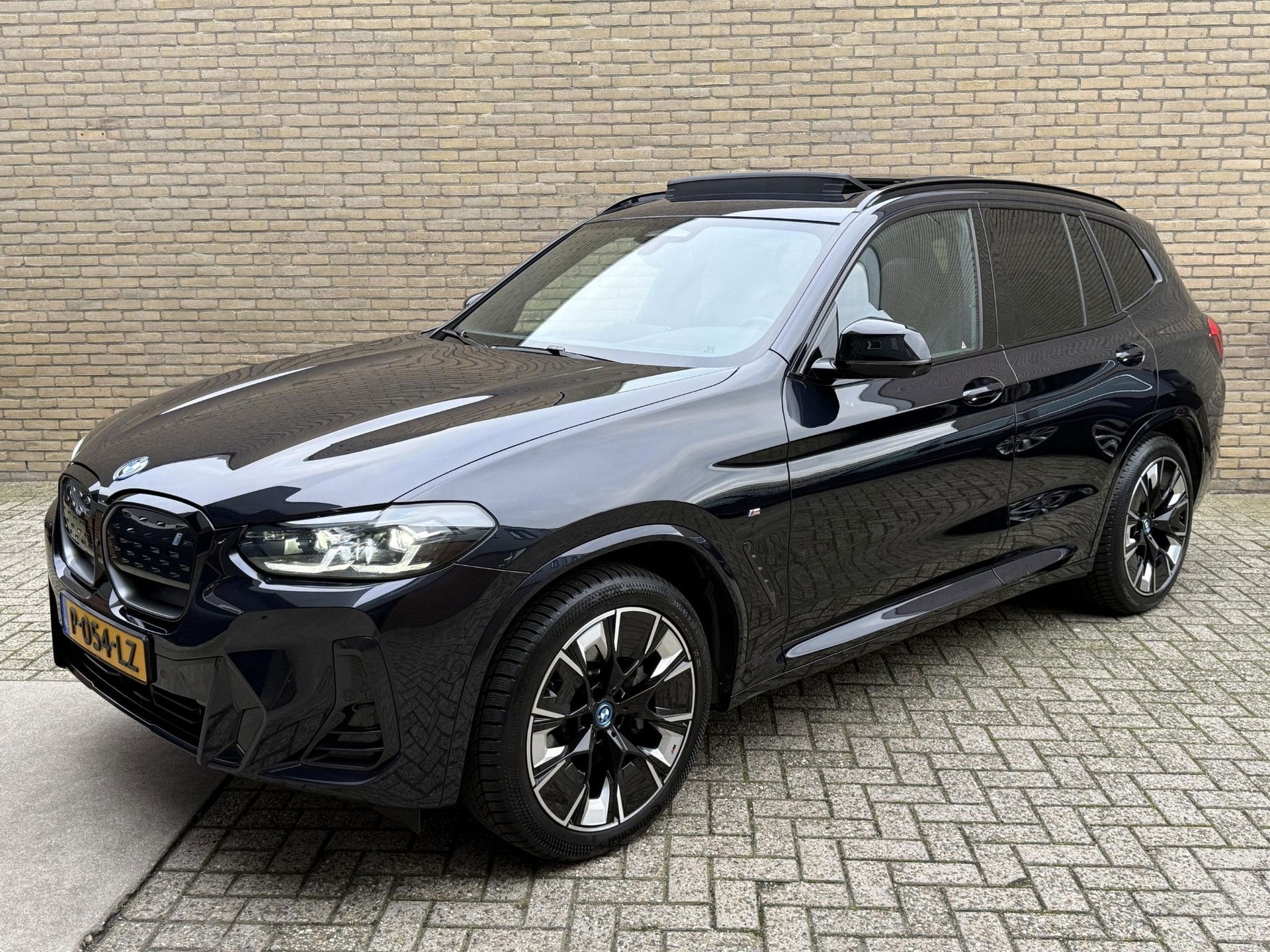 Foto van BMW iX3