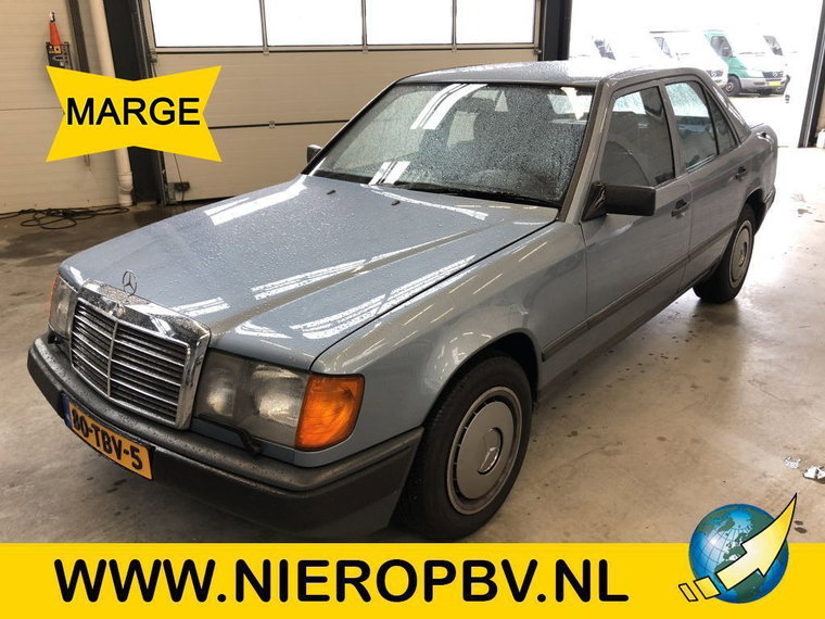 Mercedes-Benz E-Klasse foto 1