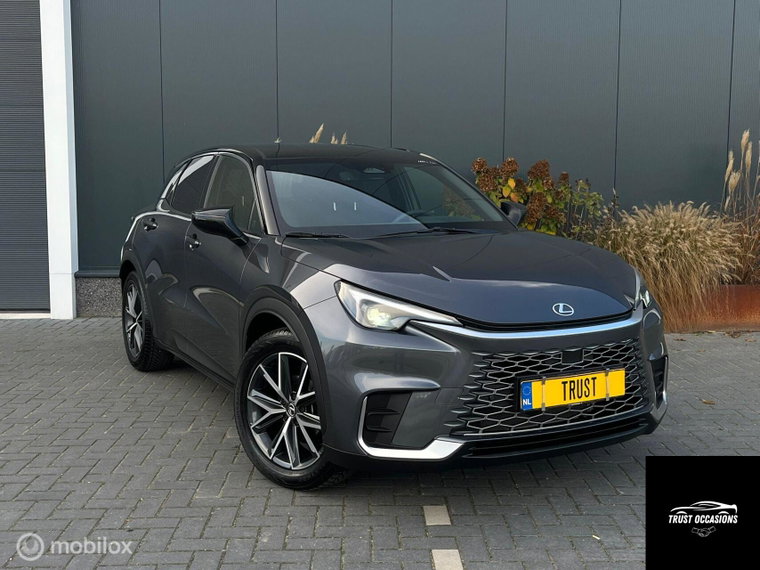 Foto van Lexus LBX