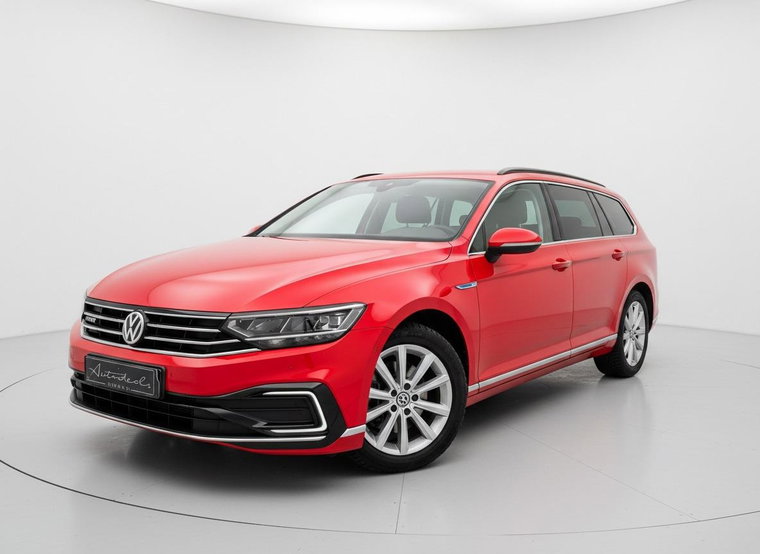 Volkswagen Passat foto 1