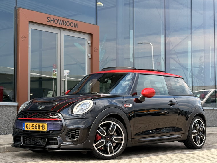 MINI 3-Deurs foto 1