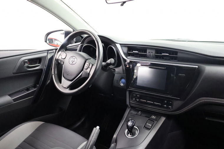 Toyota Auris Touring Sports