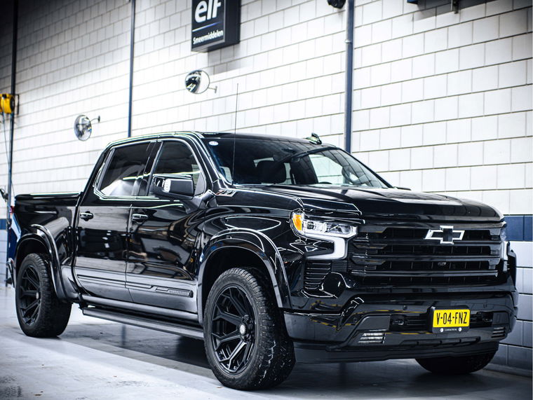 Foto van Chevrolet Silverado High Country ZZ1 Blacked out |