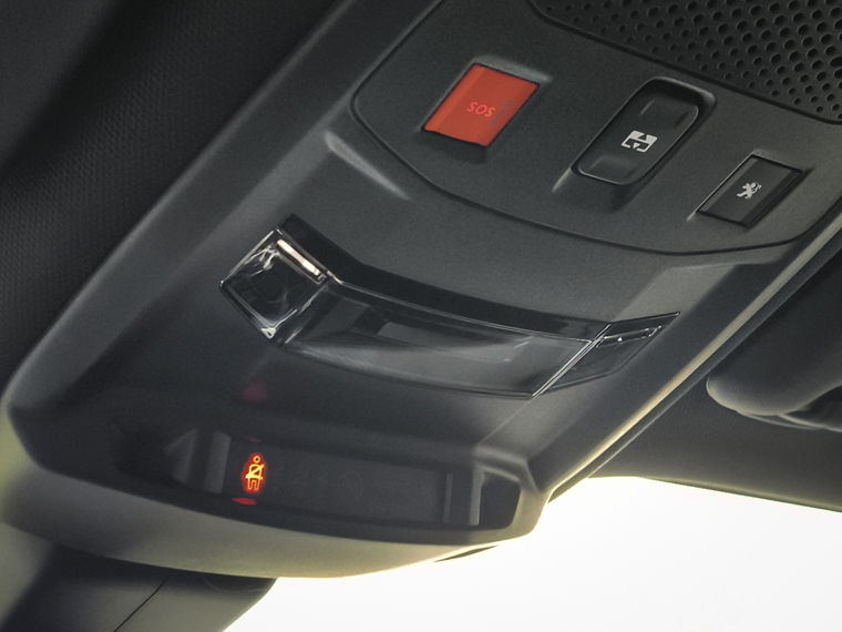 Peugeot e-2008