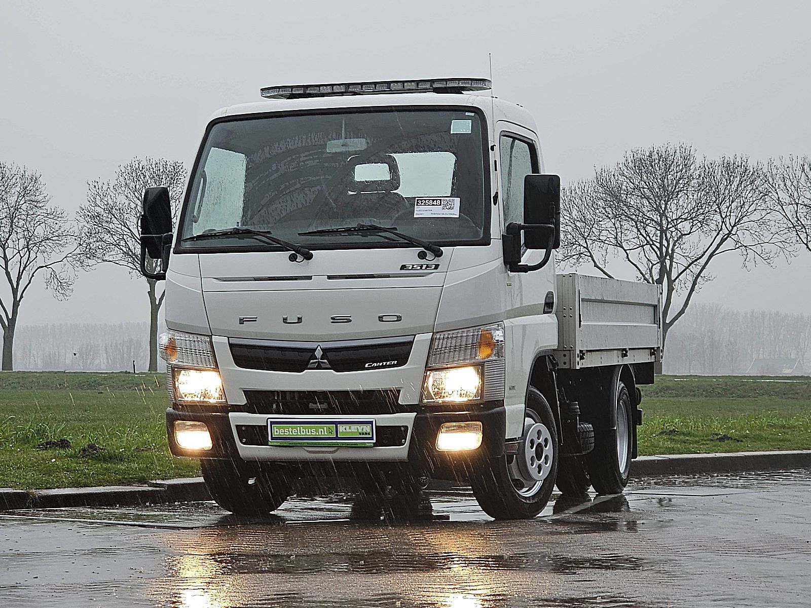 Foto van FUSO Canter