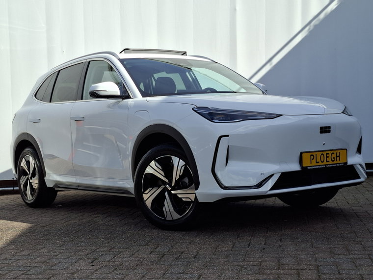 Foto van Geely E5