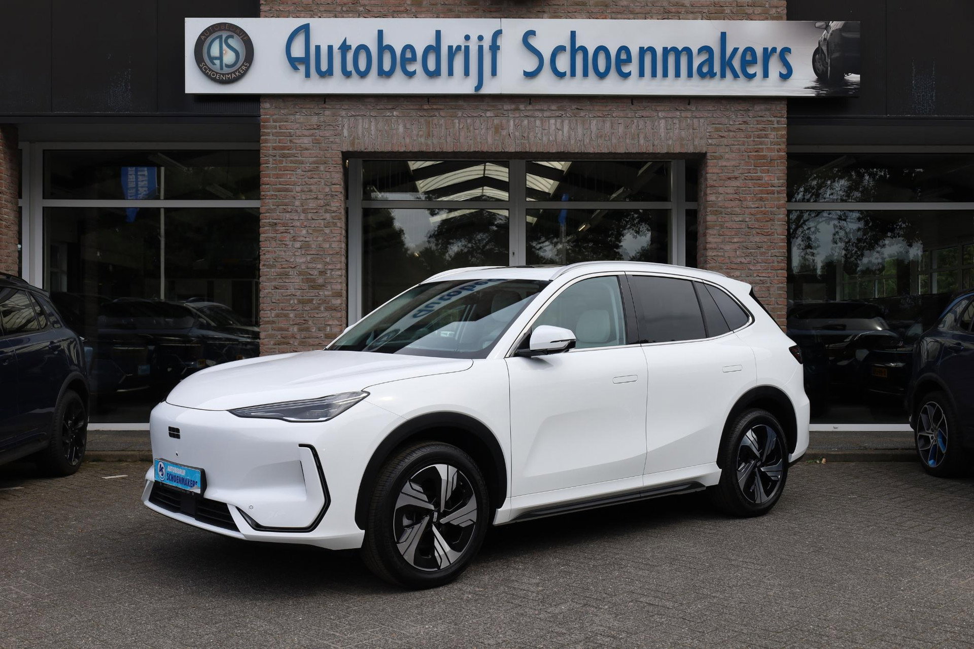Foto van Geely E5
