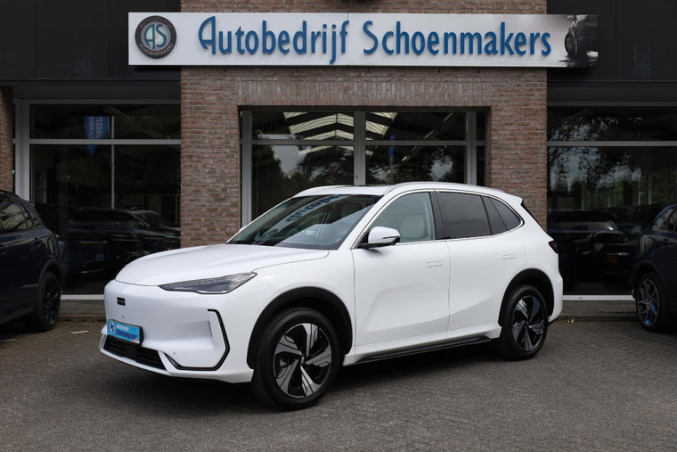 Foto van Geely E5