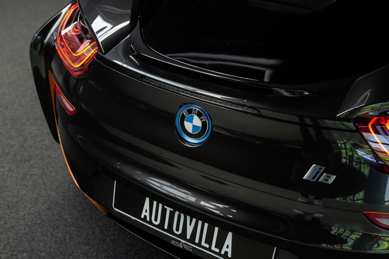 BMW i8 Roadster