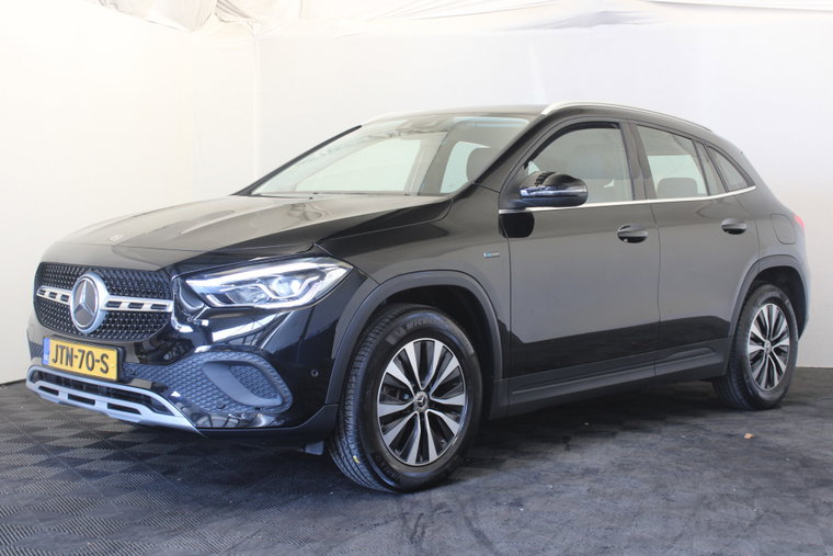 Mercedes-Benz GLA foto 1