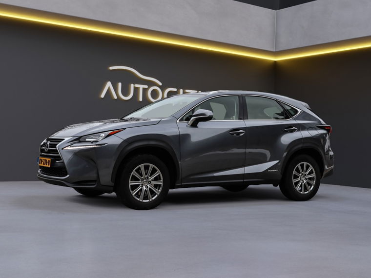 Foto van Lexus NX