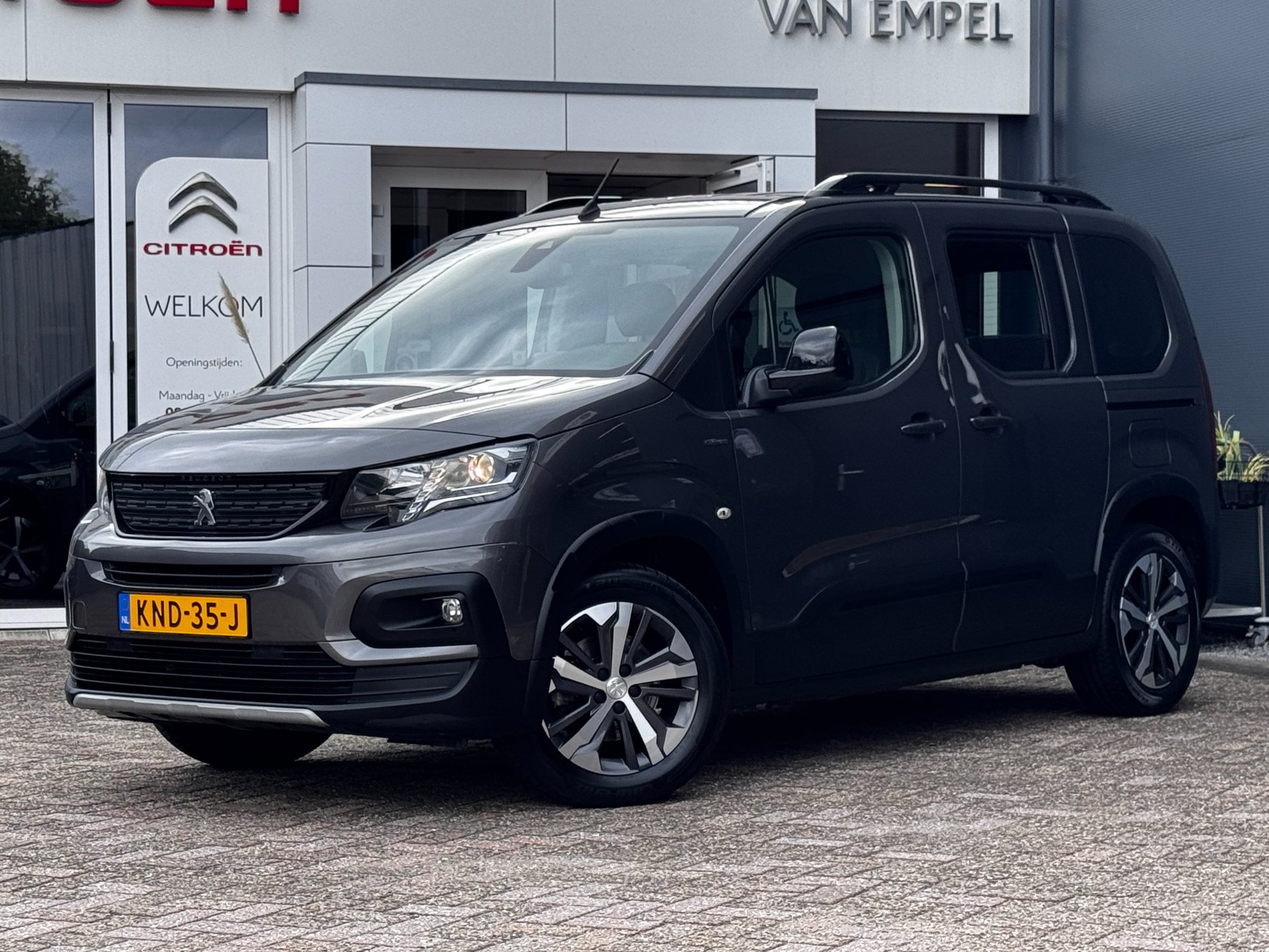 Foto van Peugeot Rifter