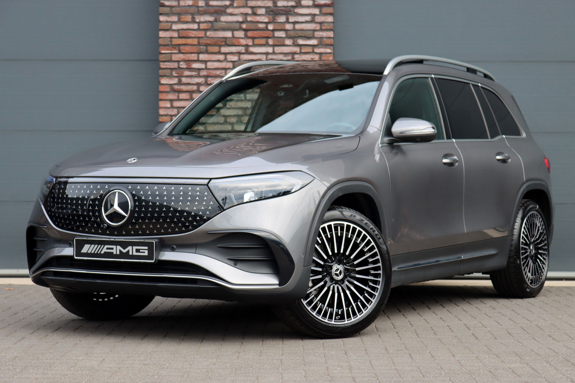 Foto van Mercedes-Benz EQB